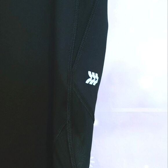 BLACK CONTOUR CURVY ATHLETIC SIDE POCKET CAPRIS SIZE XS - Picture 5 of 11